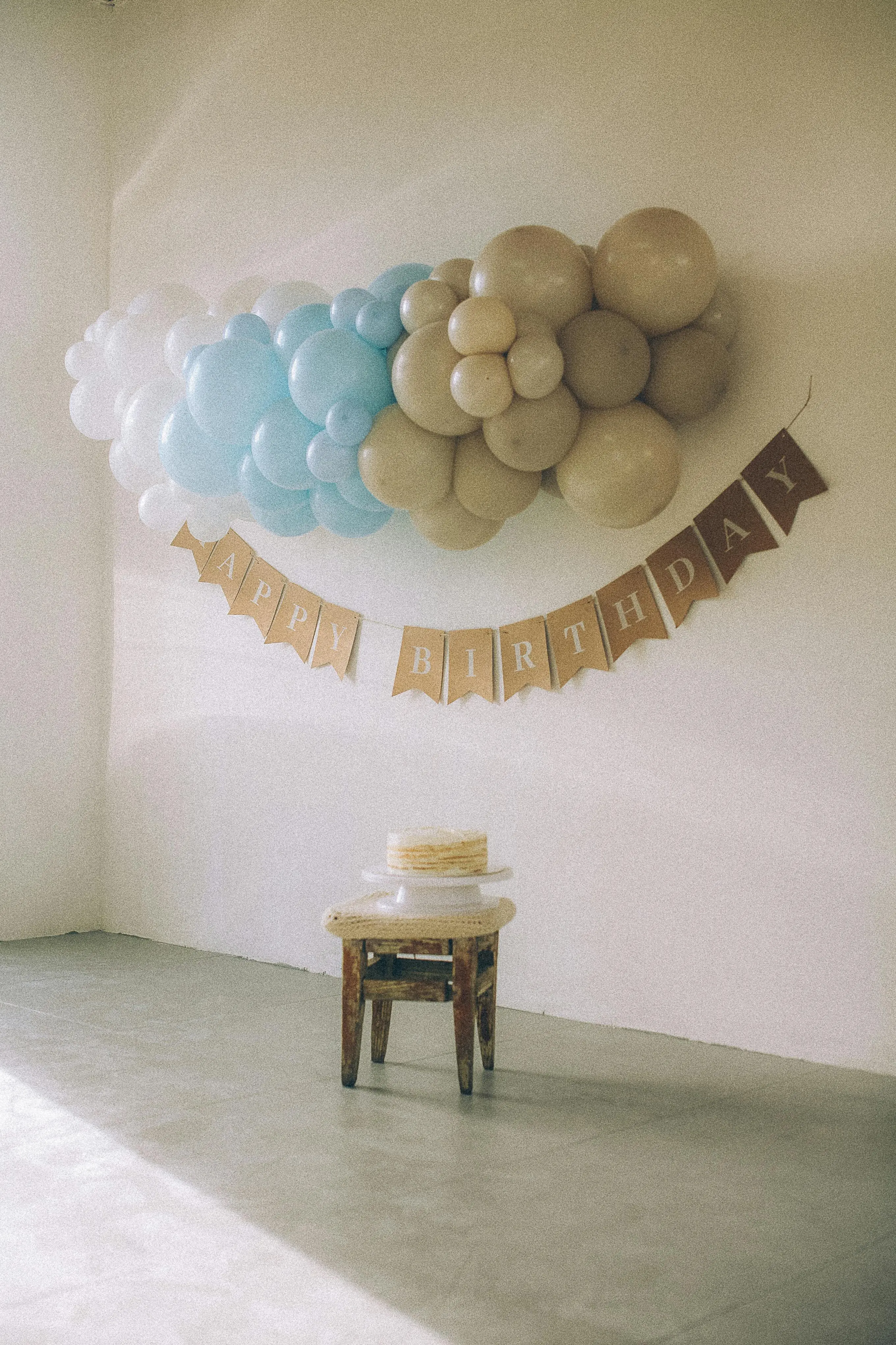 Up and Pop balloon decoration